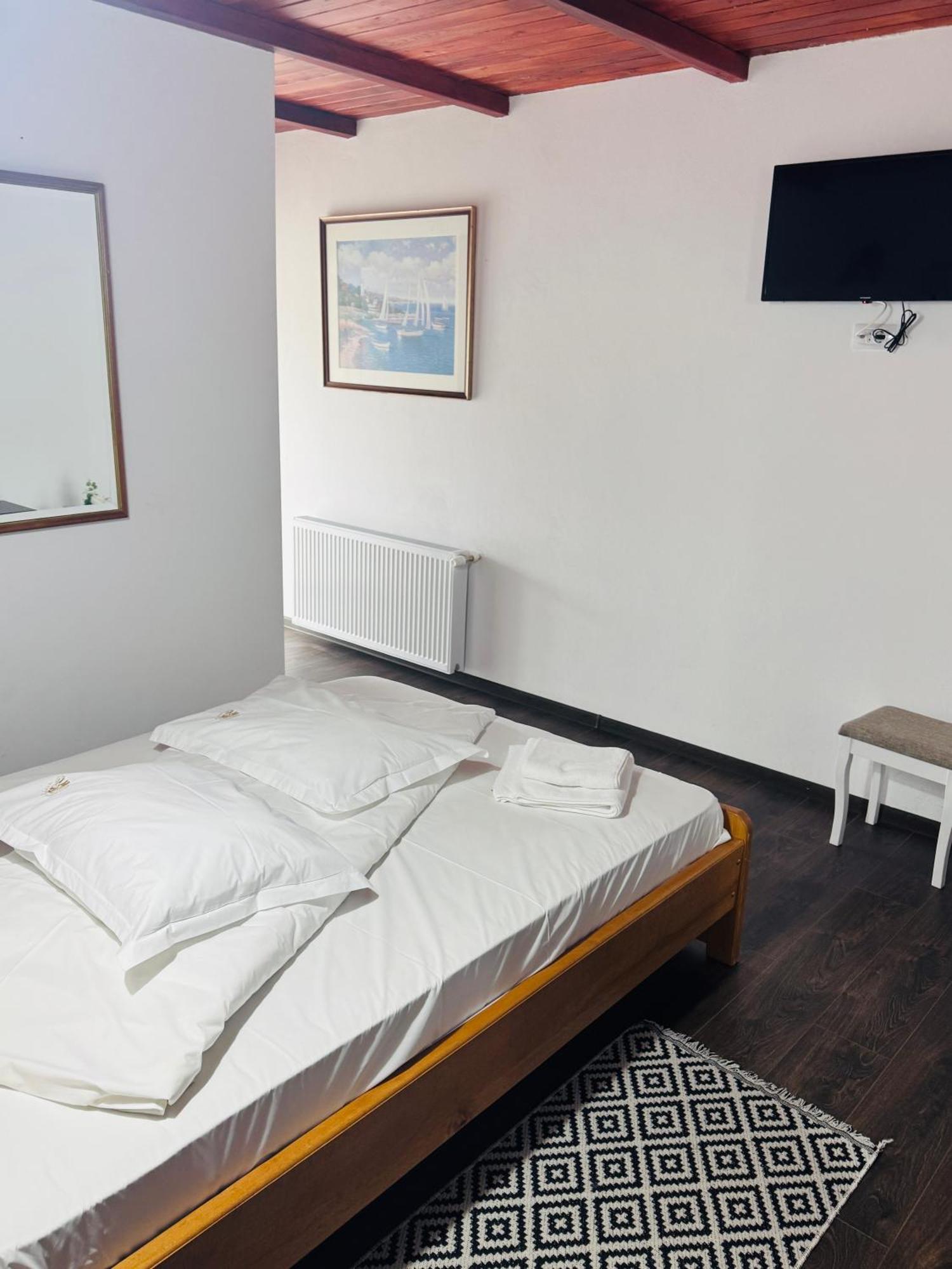 Pastravaria Ursu Vînători-Neamţ Extérieur photo