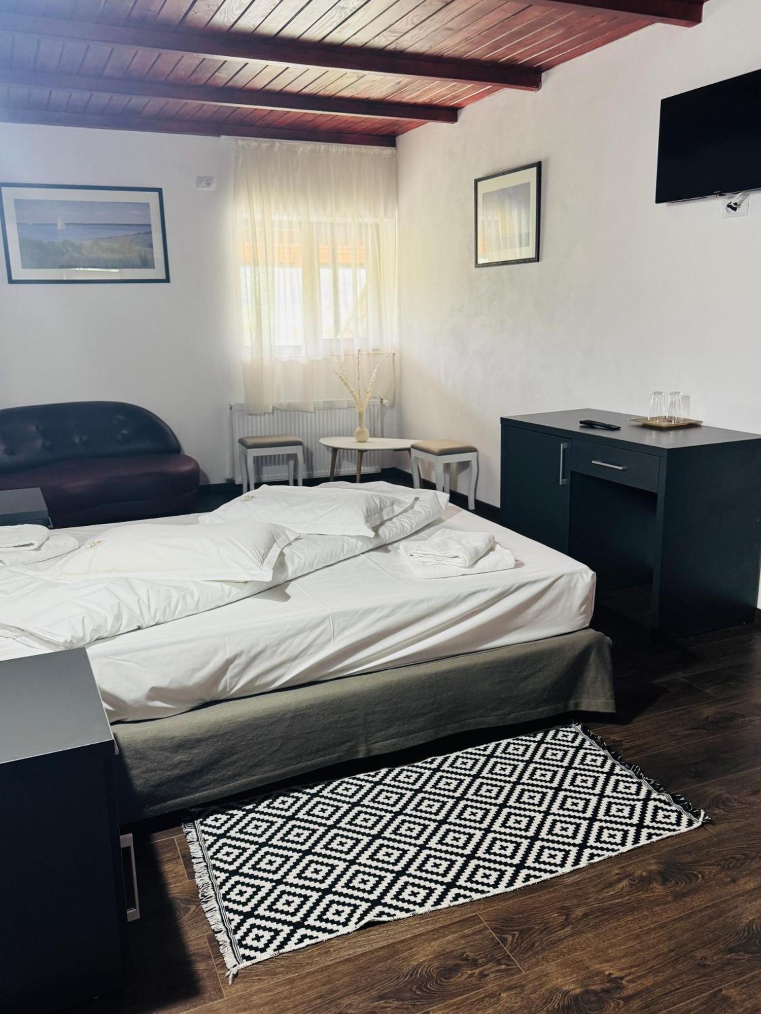Pastravaria Ursu Vînători-Neamţ Extérieur photo