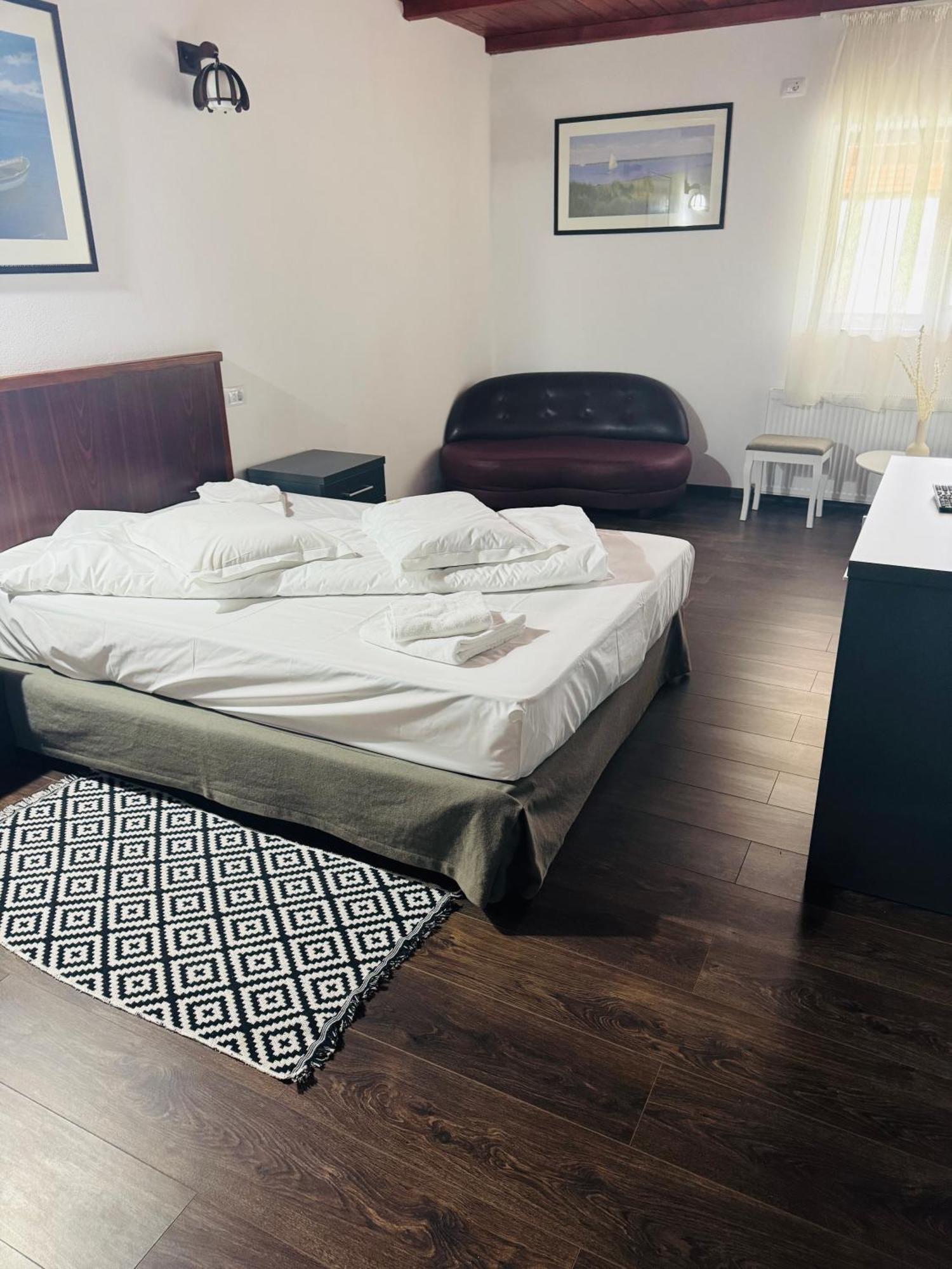 Pastravaria Ursu Vînători-Neamţ Extérieur photo